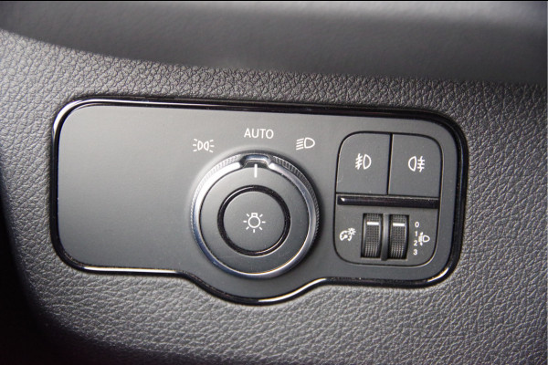 Mercedes-Benz Sprinter 319 3.0 CDI V6 L3H2 AUT. LED,LEDER, 3.5T TREKHAAK, CRUISE, MBUX, CAMERA, STANDKACHEL, CLIMA, APPLE CARPLAY/ANDROID AUTO, PARKEER