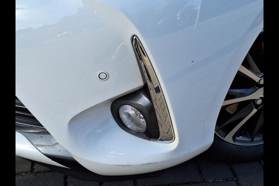 Toyota Yaris 1.5 Hybrid Y20 | Stoelverwarming, Privacy Glass, Keyless, Lichtmetalen velgen, Parkeercamera, Cruise control