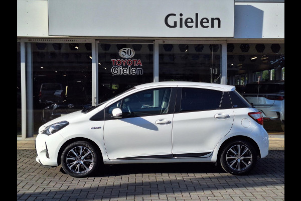 Toyota Yaris 1.5 Hybrid Y20 | Stoelverwarming, Privacy Glass, Keyless, Lichtmetalen velgen, Parkeercamera, Cruise control