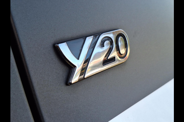 Toyota Yaris 1.5 Hybrid Y20 | Stoelverwarming, Privacy Glass, Keyless, Lichtmetalen velgen, Parkeercamera, Cruise control