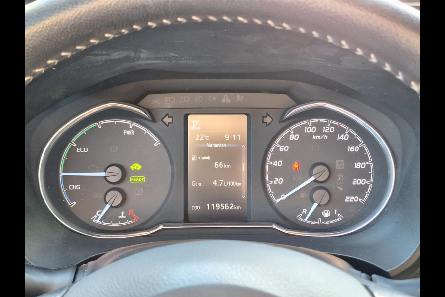 Toyota Yaris 1.5 Hybrid Y20 | Stoelverwarming, Privacy Glass, Keyless, Lichtmetalen velgen, Parkeercamera, Cruise control