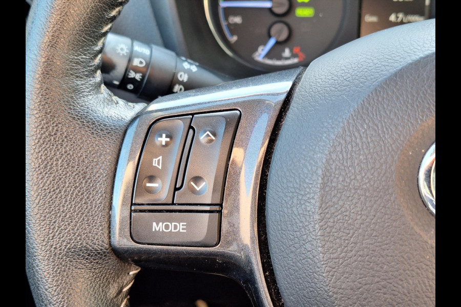 Toyota Yaris 1.5 Hybrid Y20 | Stoelverwarming, Privacy Glass, Keyless, Lichtmetalen velgen, Parkeercamera, Cruise control