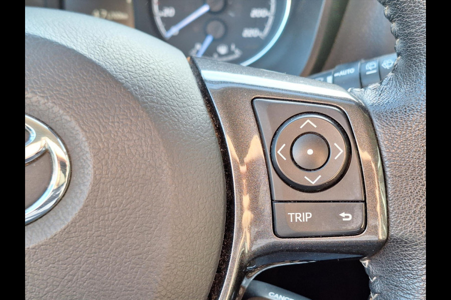 Toyota Yaris 1.5 Hybrid Y20 | Stoelverwarming, Privacy Glass, Keyless, Lichtmetalen velgen, Parkeercamera, Cruise control