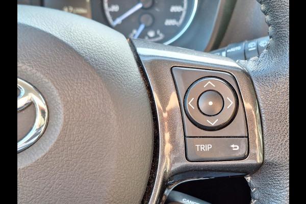 Toyota Yaris 1.5 Hybrid Y20 | Stoelverwarming, Privacy Glass, Keyless, Lichtmetalen velgen, Parkeercamera, Cruise control