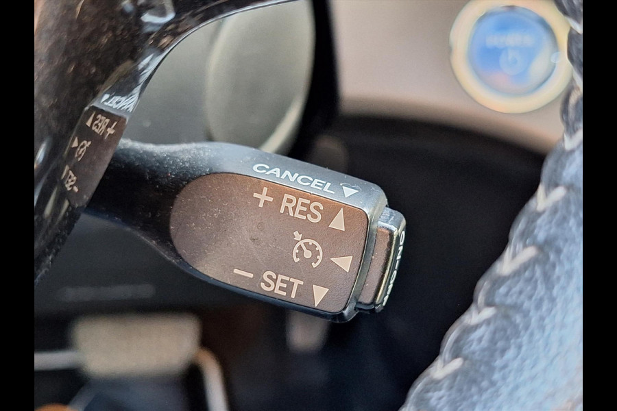 Toyota Yaris 1.5 Hybrid Y20 | Stoelverwarming, Privacy Glass, Keyless, Lichtmetalen velgen, Parkeercamera, Cruise control