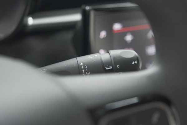 Citroën C3 PureTech 110 EAT6 Max | Apple Carplay | Parkeersensoren | Climate Control | 16 Inch Lichtmetalen Velgen Citroën C3 PureTech 110 EAT6 Max | Apple Carplay | Parkeersensoren | Climate Control | 16 Inch Lichtmetalen Velgen