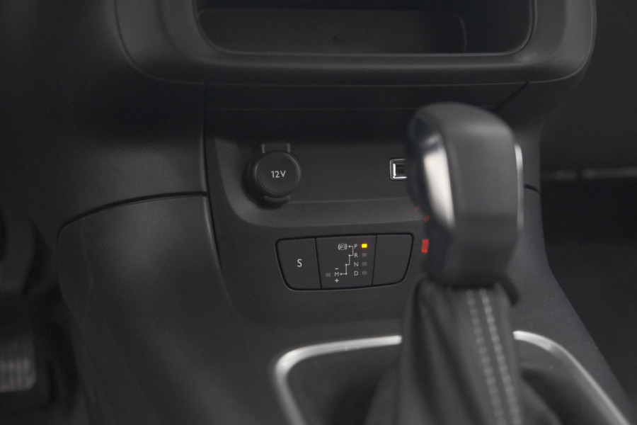 Citroën C3 PureTech 110 EAT6 Max | Apple Carplay | Parkeersensoren | Climate Control | 16 Inch Lichtmetalen Velgen Citroën C3 PureTech 110 EAT6 Max | Apple Carplay | Parkeersensoren | Climate Control | 16 Inch Lichtmetalen Velgen