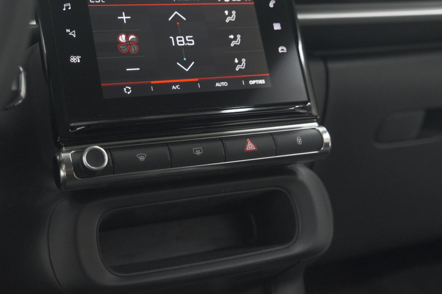 Citroën C3 PureTech 110 EAT6 Max | Apple Carplay | Parkeersensoren | Climate Control | 16 Inch Lichtmetalen Velgen Citroën C3 PureTech 110 EAT6 Max | Apple Carplay | Parkeersensoren | Climate Control | 16 Inch Lichtmetalen Velgen