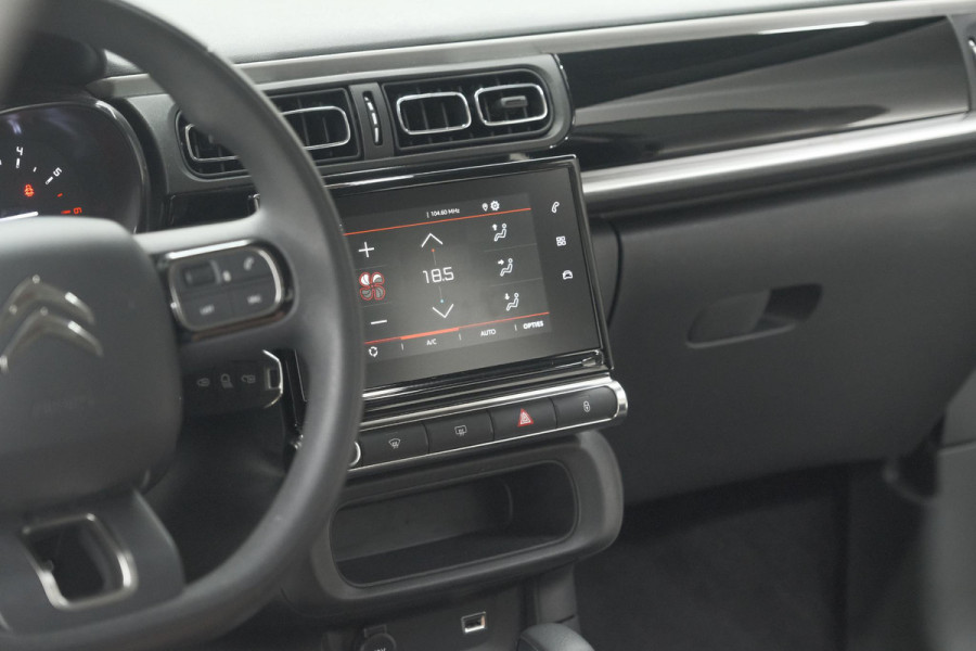 Citroën C3 PureTech 110 EAT6 Max | Apple Carplay | Parkeersensoren | Climate Control | 16 Inch Lichtmetalen Velgen Citroën C3 PureTech 110 EAT6 Max | Apple Carplay | Parkeersensoren | Climate Control | 16 Inch Lichtmetalen Velgen