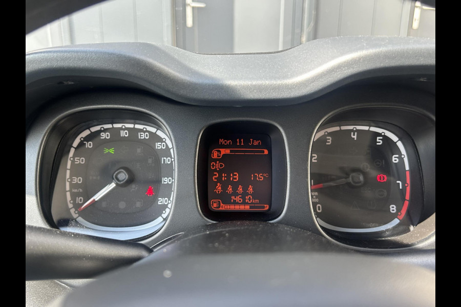 Fiat Panda 1.0 Hybrid RED Cross