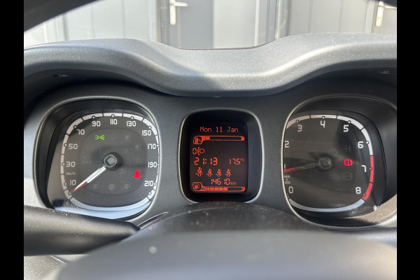 Fiat Panda 1.0 Hybrid RED Cross