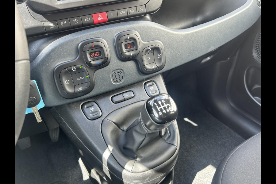 Fiat Panda 1.0 Hybrid RED Cross