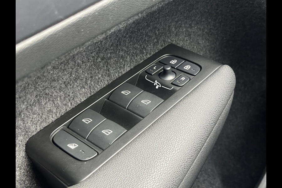 Volvo XC40 1.5 T5 Recharge R-Design 262pk | Parking pack | 1.800 Kg trekgewicht