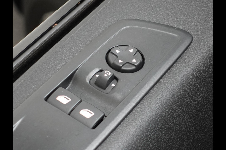Opel Vivaro 145pk L3H1 Dubbele Cabine Edition Automaat Airco Navi Cruise Control Parkeersensoren Trekhaak