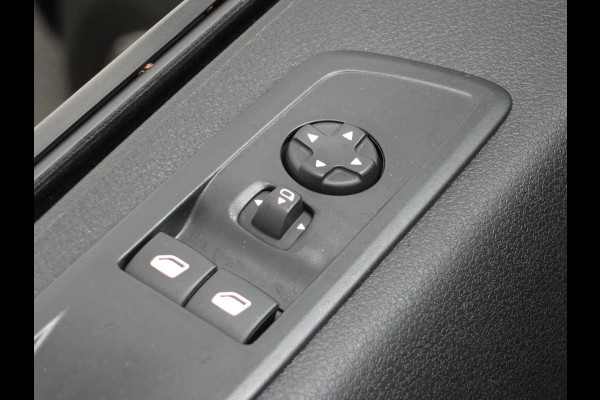 Opel Vivaro 145pk L3H1 Dubbele Cabine Edition Automaat Airco Navi Cruise Control Parkeersensoren Trekhaak