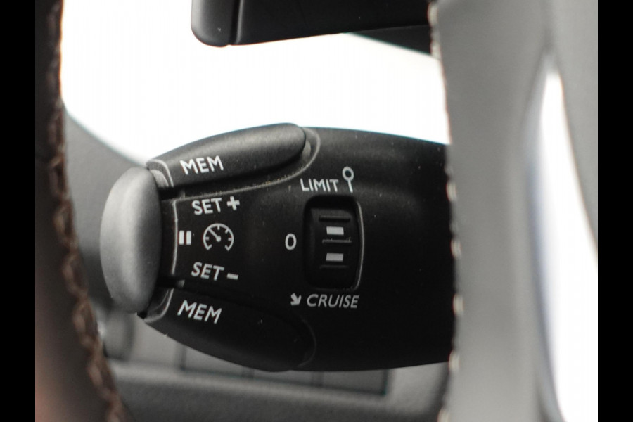 Opel Vivaro 145pk L3H1 Dubbele Cabine Edition Automaat Airco Navi Cruise Control Parkeersensoren Trekhaak