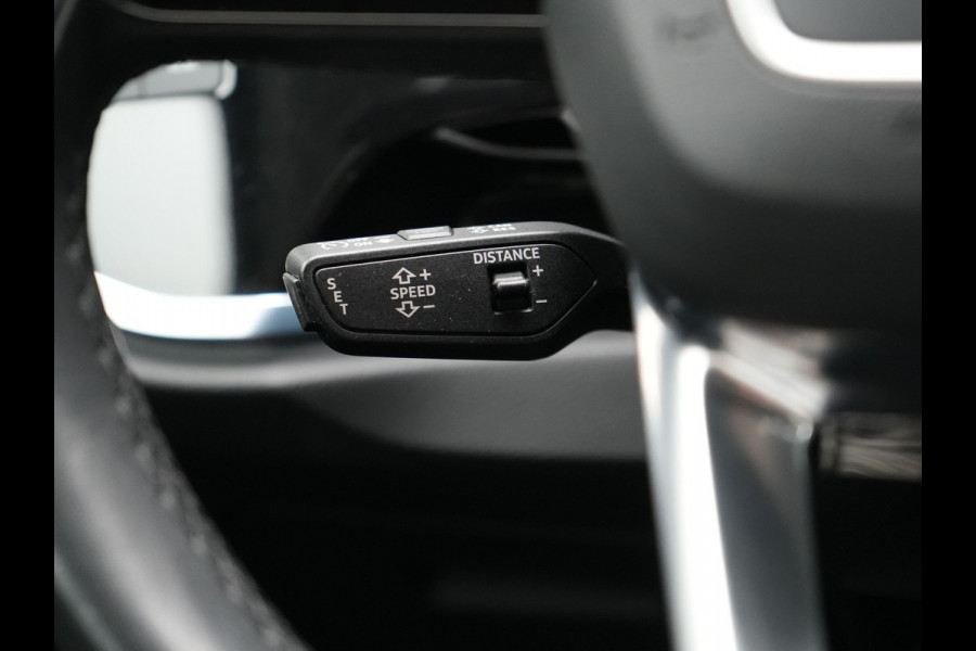 Audi Q3 Sportback 45 TFSI e S Line Plug In Hybrid 245pk Dealer O.H PHEV | Adaptive Cruise | Alcantara Sportstoelen Verwarmd | Bluetooth | Lane Assist | Blis | Sfeerverlichting | Navigatie | Virtual | DAB | 20"LM |
