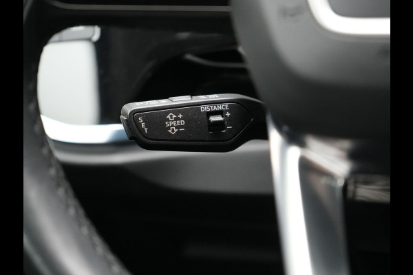 Audi Q3 Sportback 45 TFSI e S Line Plug In Hybrid 245pk Dealer O.H PHEV | Adaptive Cruise | Alcantara Sportstoelen Verwarmd | Bluetooth | Lane Assist | Blis | Sfeerverlichting | Navigatie | Virtual | DAB | 20"LM |