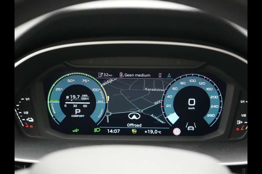 Audi Q3 Sportback 45 TFSI e S Line Plug In Hybrid 245pk Dealer O.H PHEV | Adaptive Cruise | Alcantara Sportstoelen Verwarmd | Bluetooth | Lane Assist | Blis | Sfeerverlichting | Navigatie | Virtual | DAB | 20"LM |
