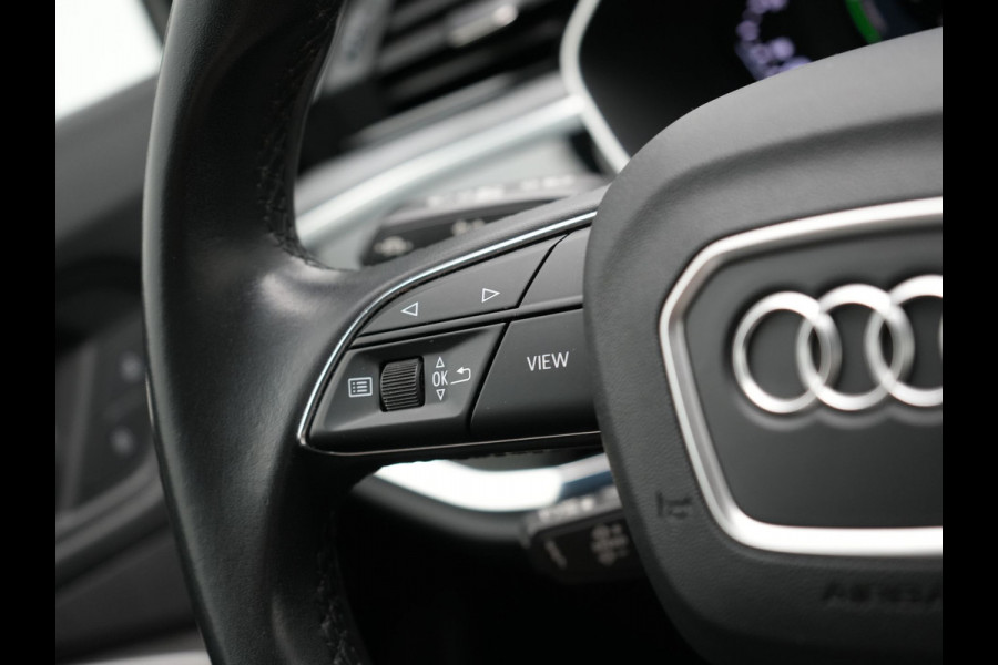 Audi Q3 Sportback 45 TFSI e S Line Plug In Hybrid 245pk Dealer O.H PHEV | Adaptive Cruise | Alcantara Sportstoelen Verwarmd | Bluetooth | Lane Assist | Blis | Sfeerverlichting | Navigatie | Virtual | DAB | 20"LM |