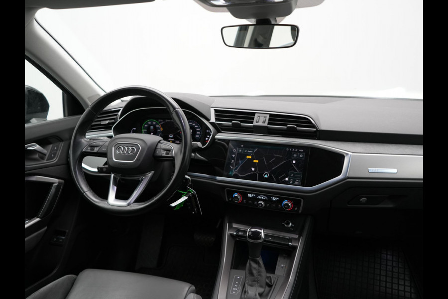 Audi Q3 Sportback 45 TFSI e S Line Plug In Hybrid 245pk Dealer O.H PHEV | Adaptive Cruise | Alcantara Sportstoelen Verwarmd | Bluetooth | Lane Assist | Blis | Sfeerverlichting | Navigatie | Virtual | DAB | 20"LM |