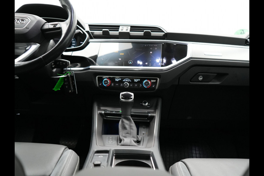 Audi Q3 Sportback 45 TFSI e S Line Plug In Hybrid 245pk Dealer O.H PHEV | Adaptive Cruise | Alcantara Sportstoelen Verwarmd | Bluetooth | Lane Assist | Blis | Sfeerverlichting | Navigatie | Virtual | DAB | 20"LM |