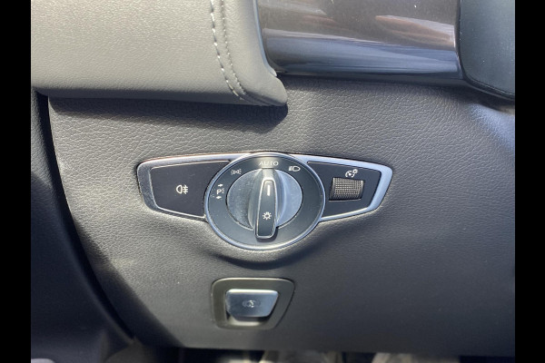 Mercedes-Benz EQC 400 4MATIC Business Solution AMG 80 kWh VAN: 42.900,- VOOR: 40.877,- UW HERFSTVOORDEEL: 2.023,- Adaptieve Cruise Control | 360 Camera | Stoelverkoeling + Verwarming | Trekhaak | Elektrische Stoelen met Geheugen | Unieke Km-stand | Schuifdak | Rijklaar Geleverd met 12 Maanden BOVAG Garantie!