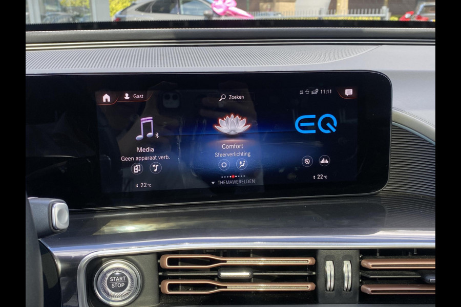 Mercedes-Benz EQC 400 4MATIC Business Solution AMG 80 kWh VAN: 42.900,- VOOR: 40.877,- UW HERFSTVOORDEEL: 2.023,- Adaptieve Cruise Control | 360 Camera | Stoelverkoeling + Verwarming | Trekhaak | Elektrische Stoelen met Geheugen | Unieke Km-stand | Schuifdak | Rijklaar Geleverd met 12 Maanden BOVAG Garantie!