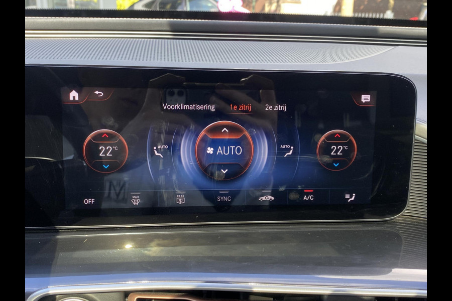 Mercedes-Benz EQC 400 4MATIC Business Solution AMG 80 kWh VAN: 42.900,- VOOR: 40.877,- UW HERFSTVOORDEEL: 2.023,- Adaptieve Cruise Control | 360 Camera | Stoelverkoeling + Verwarming | Trekhaak | Elektrische Stoelen met Geheugen | Unieke Km-stand | Schuifdak | Rijklaar Geleverd met 12 Maanden BOVAG Garantie!