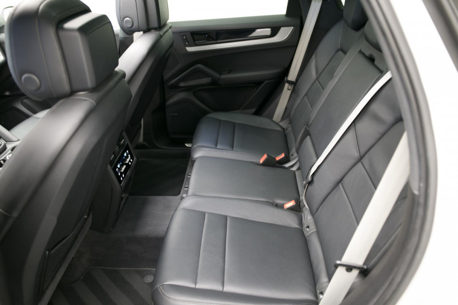 Porsche Cayenne 3.0 E-Hybrid |Pano|Krijt|SportChrono|Dodehoek|
