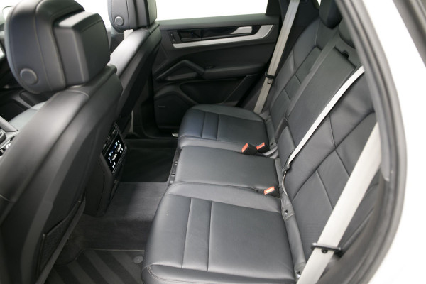 Porsche Cayenne 3.0 E-Hybrid |Pano|Krijt|SportChrono|Dodehoek|