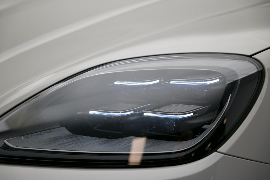 Porsche Cayenne 3.0 E-Hybrid |Pano|Krijt|SportChrono|Dodehoek|