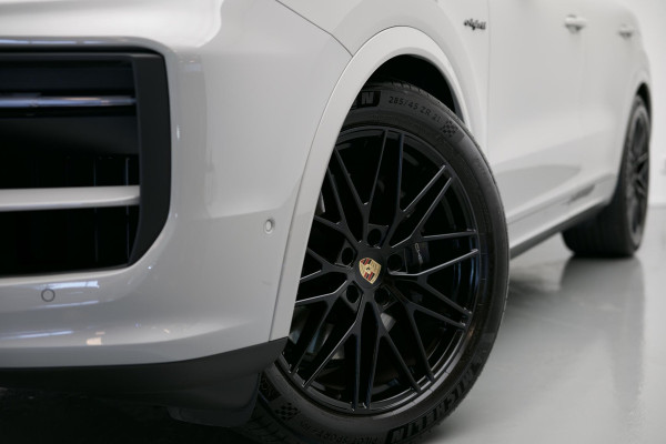 Porsche Cayenne 3.0 E-Hybrid |Pano|Krijt|SportChrono|Dodehoek|