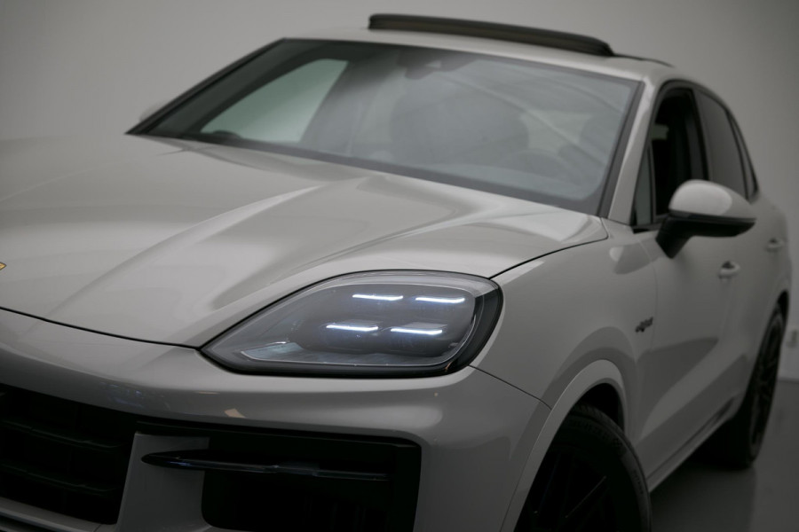 Porsche Cayenne 3.0 E-Hybrid |Pano|Krijt|SportChrono|Dodehoek|