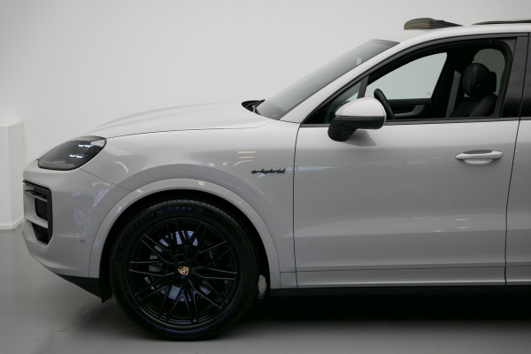 Porsche Cayenne 3.0 E-Hybrid |Pano|Krijt|SportChrono|Dodehoek|