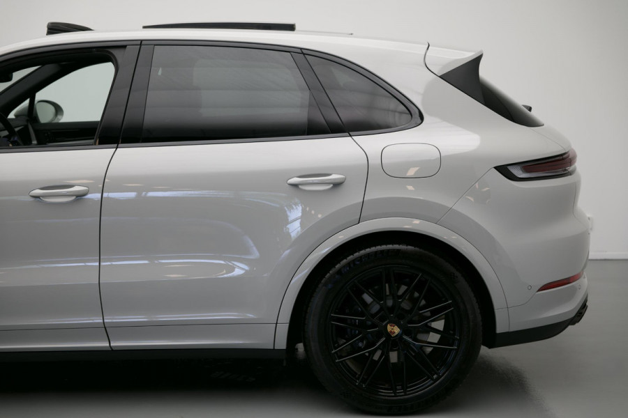 Porsche Cayenne 3.0 E-Hybrid |Pano|Krijt|SportChrono|Dodehoek|