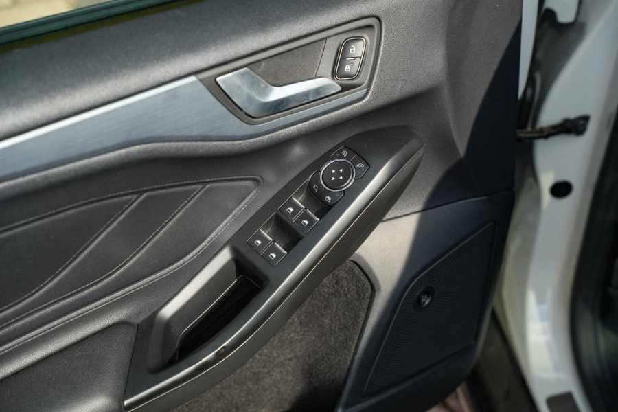 Ford FOCUS Wagon 1.5 EcoBoost Active Business Apple Carplay Cruise control DAB Dakrails Pano Navi