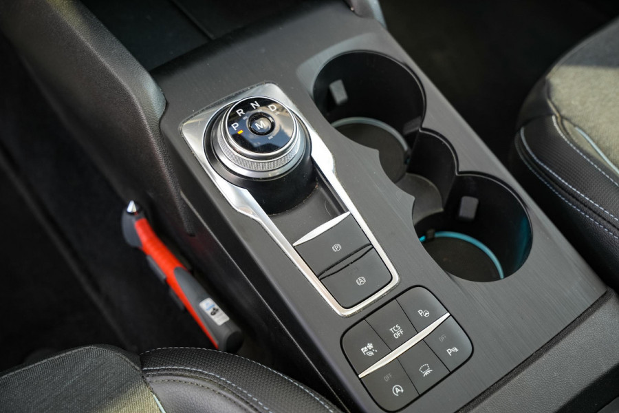 Ford FOCUS Wagon 1.5 EcoBoost Active Business Apple Carplay Cruise control DAB Dakrails Pano Navi