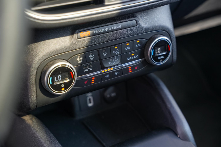 Ford FOCUS Wagon 1.5 EcoBoost Active Business Apple Carplay Cruise control DAB Dakrails Pano Navi