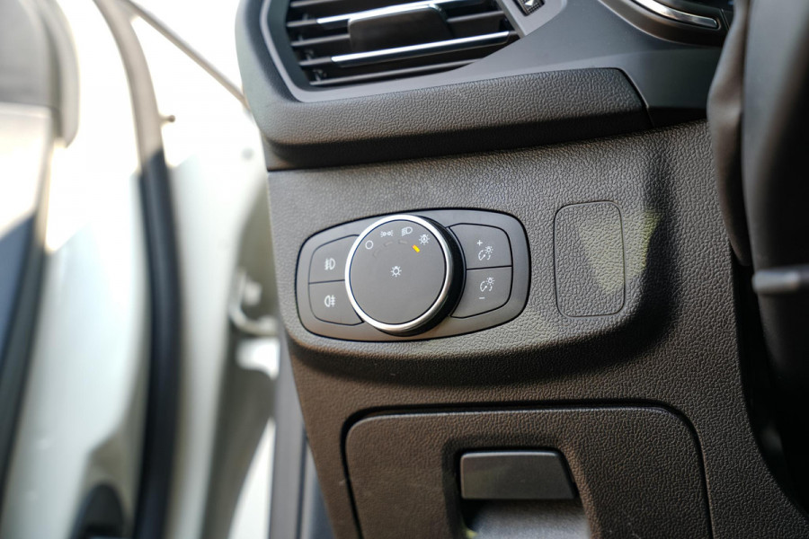 Ford FOCUS Wagon 1.5 EcoBoost Active Business Apple Carplay Cruise control DAB Dakrails Pano Navi