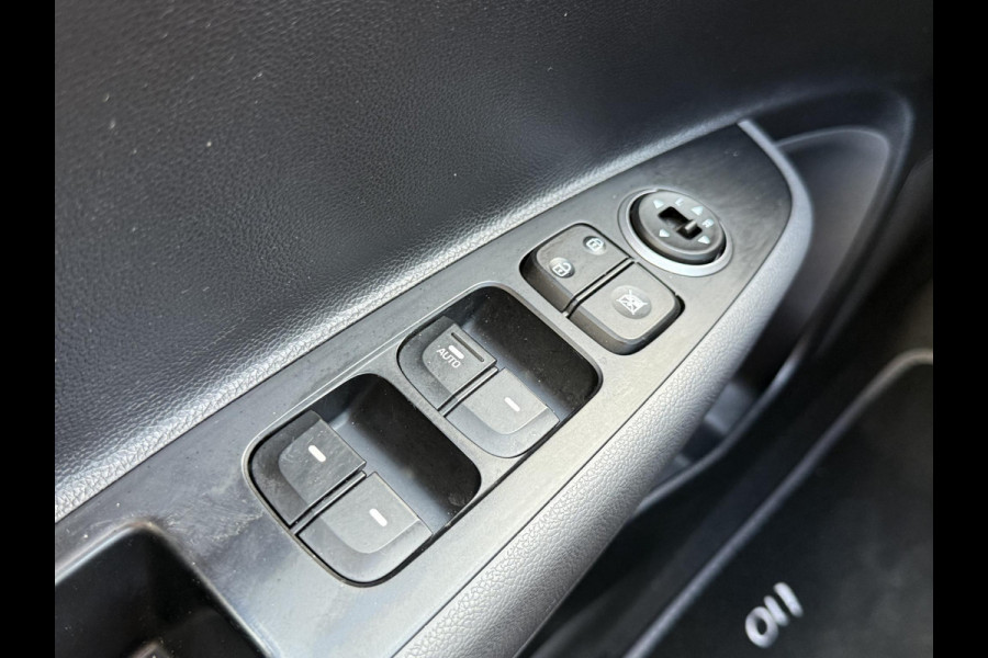 Hyundai i10 1.0i i-Premium 1e Eigenaar,Dealer Onderhouden,Navi,Stoelverw,Stuurverw,Clima,Cruise,Lm velgen,N.A.P,Apk tot 04-2026