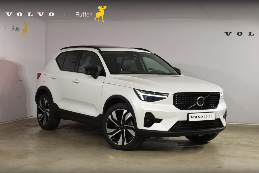 Volvo XC40 B4 211PK Automaat Ultimate Dark / Adaptieve Cruisecontrol / Elektr. schuifdak / Leer / Stoelverwarming / Stuurverwarming / Elektrische Stoelen / Elektr. achterklep / Harman Kardon / 360 graden camera /20" velgen / Verwarmbare voorruit