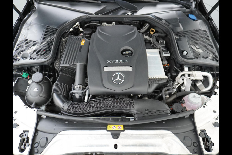 Mercedes-Benz C-Klasse Estate 300 e Advantage Pack AMG PHEV PLUG-IN HYBRIDE | ADAPTIEVE CRUISE CONTROL | BURMESTER AUDIO | PANORAMADAK | LEDER/ALCANTARA | FULL OPTIONS | RIJKLAAR MET 12 MAANDEN BOVAG GARANTIE