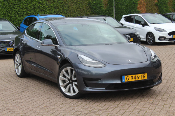 Tesla Model 3 Standard RWD Plus 60 kWh / Autopilot 2.5 / Panoramadak / Camera / Premium Audio / 19'' / Leder