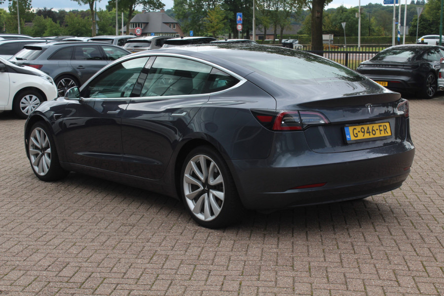 Tesla Model 3 Standard RWD Plus 60 kWh / Autopilot 2.5 / Panoramadak / Camera / Premium Audio / 19'' / Leder