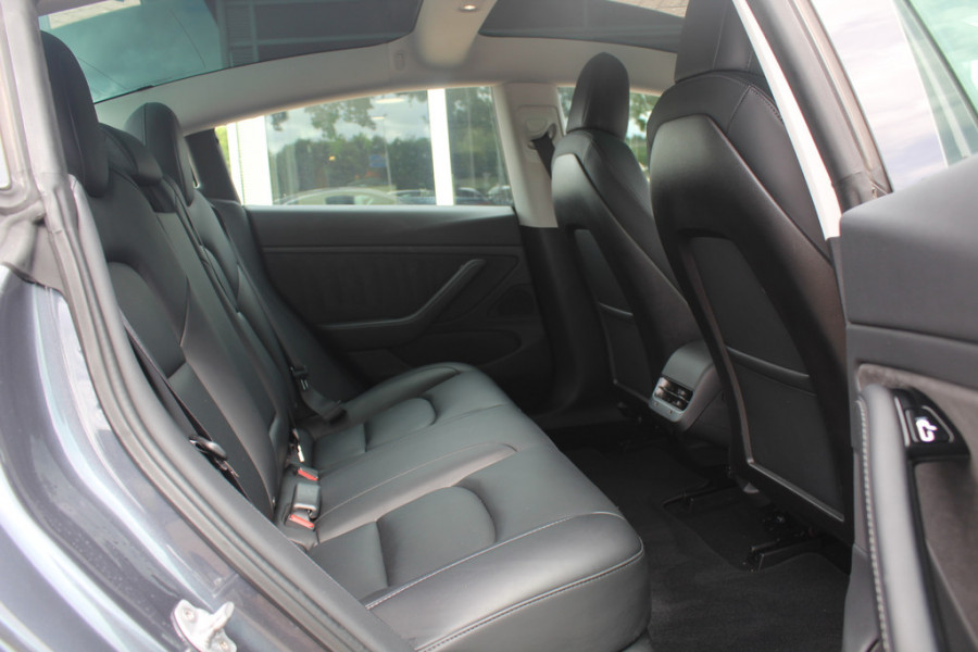 Tesla Model 3 Standard RWD Plus 60 kWh / Autopilot 2.5 / Panoramadak / Camera / Premium Audio / 19'' / Leder