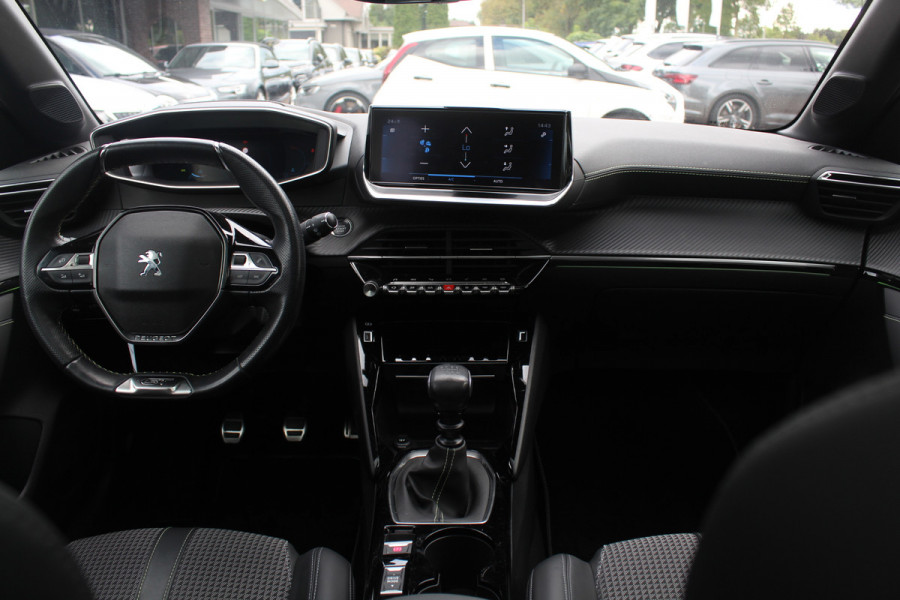 Peugeot 208 1.2 PureTech GT-Line / Panoramadak / Camera / Navigatie / 17'' / Half leder / Dodehoek / Cruise Control