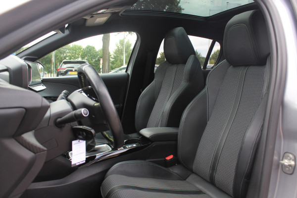 Peugeot 208 1.2 PureTech GT-Line / Panoramadak / Camera / Navigatie / 17'' / Half leder / Dodehoek / Cruise Control