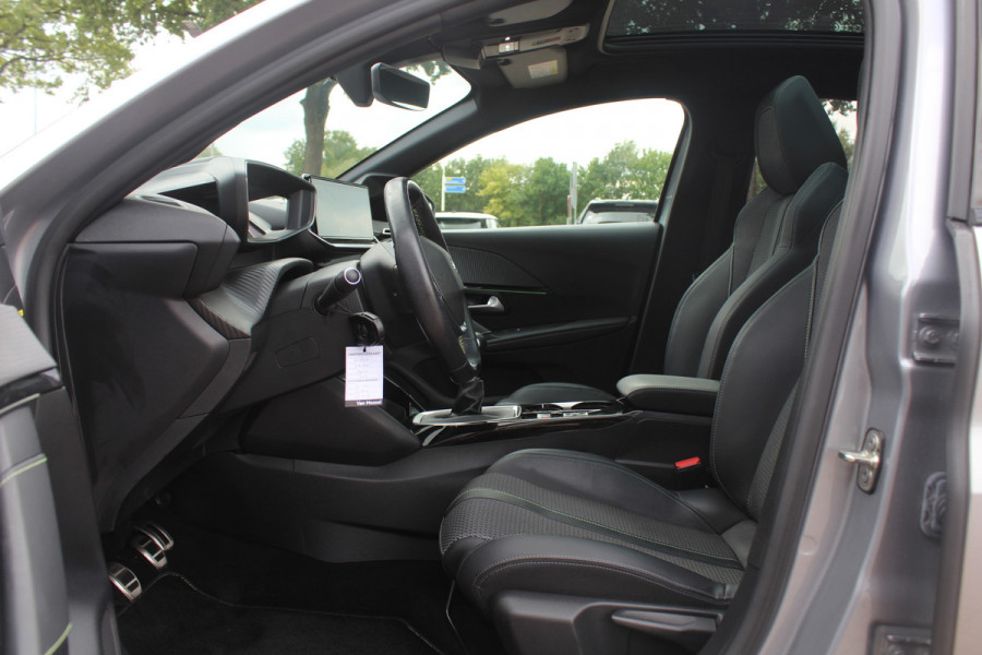 Peugeot 208 1.2 PureTech GT-Line / Panoramadak / Camera / Navigatie / 17'' / Half leder / Dodehoek / Cruise Control