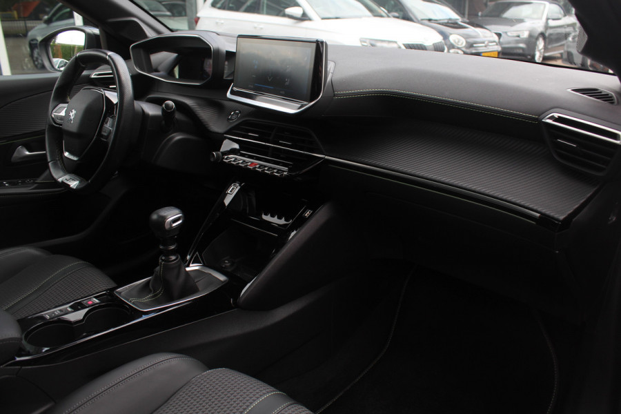 Peugeot 208 1.2 PureTech GT-Line / Panoramadak / Camera / Navigatie / 17'' / Half leder / Dodehoek / Cruise Control